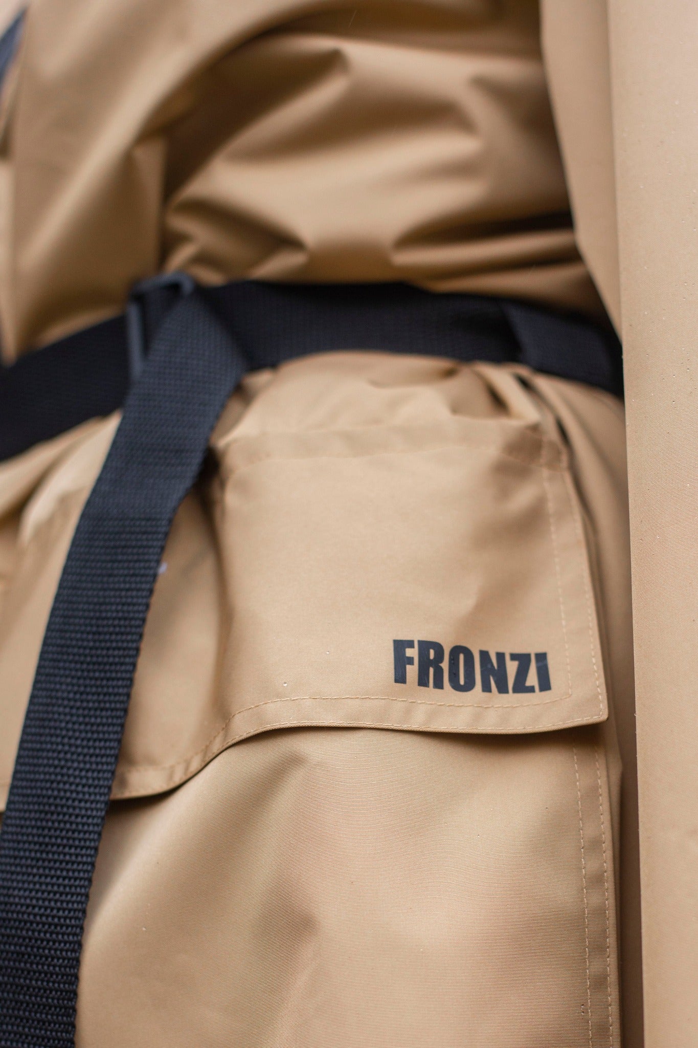 Fronzi raincoat beige, detail closeup